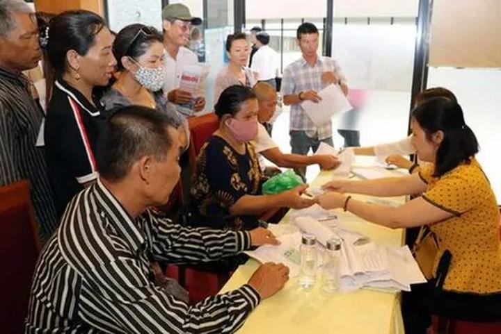 Tỏa Sáng Trên Mạng Xã Hội: Chuyên Gia Trang Điểm & Hotspot Matrix